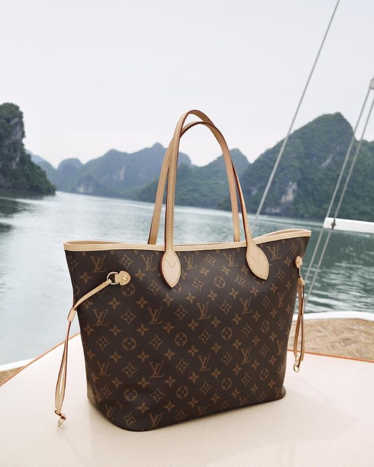 Louis Vuitton Monogram Neo Neverfull MM Cherry